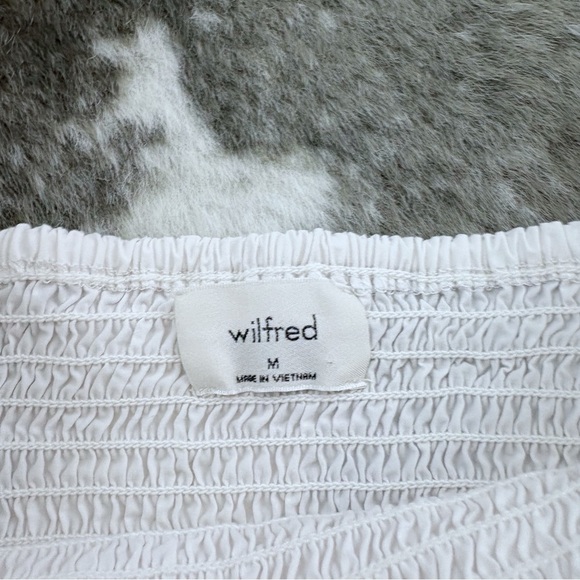 Aritzia Wilfred Inaya Smocked Blouse - Picture 3 of 9